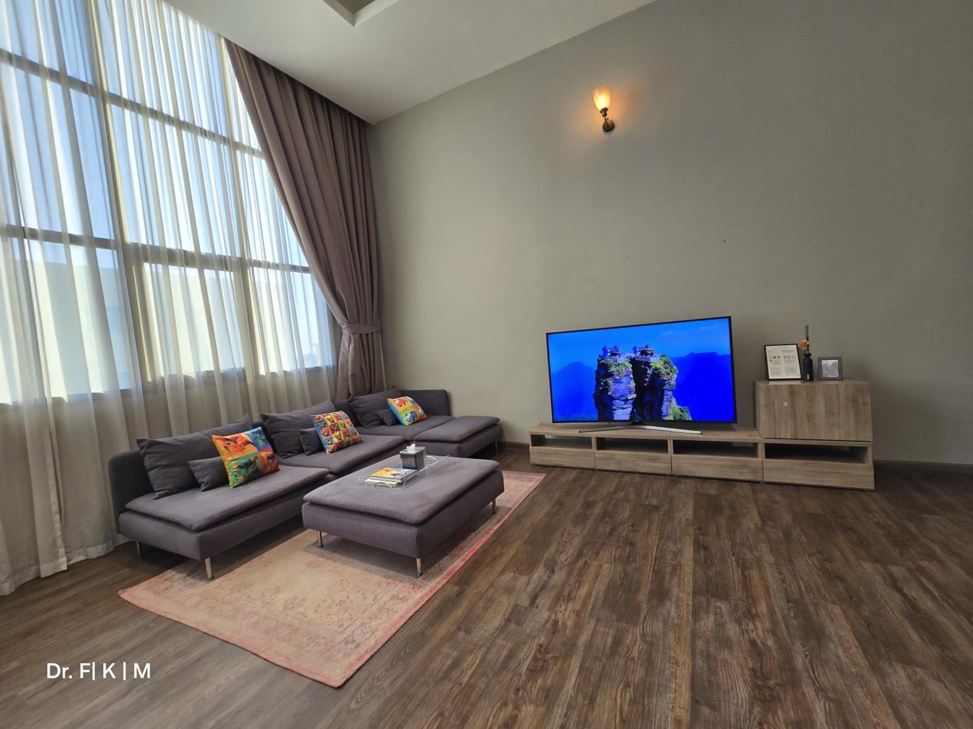 Casa Shakhbout Homestay *